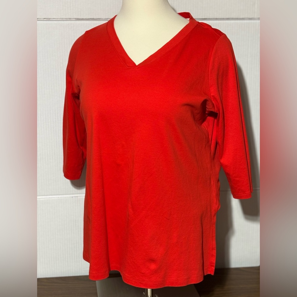 Isaac Mizrahi 3X v-neck side slits 3/4 length sleeve semi fitted 31” L 24” p/p